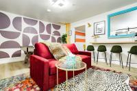 Arts District Group Suite | Sleeps 10 + Pool Table - Chambres d'hôtes Las Vegas