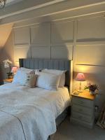 Zimmer mit Kingsize-Bett