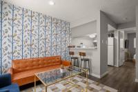 Close to Downtown Fast Wi-Fi Parking Pool - Bed and Breakfast Austin