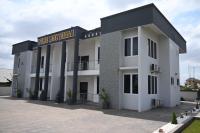 Fine Boy Villa, Luxe Two-Bedroom Apartments in Tema Community 25 - Chambres d’hôtes