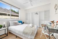 Elegant Double Room at Botany - Mins to Airport - Shared Bathroom - B&B Sídney