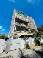 Stunning beachfront apartment, Seaview, 20 metres from beach - Chambres d'hôtes Blue bay