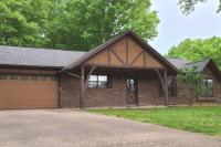 Centrally located in Rogers and Bentonville! -Private Rooms - B&B