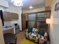 Cozy Home beside mall,MRTBoniEDSA - B&B Manila