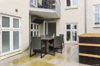 Premium High-Street Home w Large Private Terrace - Bed and Breakfast Århus