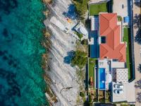 Beachfront Villa Grski Rat Korčula with pool by AdriaticLuxuryVillas - Bed and Breakfast Blato