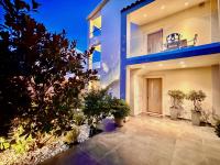 Miranda Corfu City Villa with private pool by DadoVillas - B&B Grevedianá
