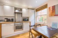 A Midtown Minute - Holborn - by Frankie Says - B&B Londres