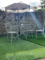 La Maison dans le jardin du Manoir de Bouron - Bed and Breakfast