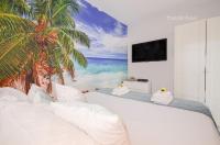 One-Bedroom Apartment with Balcony