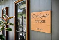 Creekside Cottage, pet friendly w pool - B&B Perwillowen