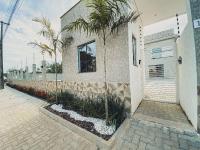 Casas Duplex todas com 3 suiítes ambas com ar condicionado, varanda, internet e churrasqueira privativa no Residencial Jardins de Taperpuã 2 codomínio a poucos metros da Praia de Taperapuã, com piscina e área gourmet. - Ferienwohnung Porto Seguro