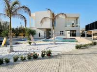 Villa di lusso con piscina e piccola spiaggia - Ferienwohnung