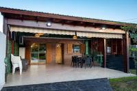 Casa con pileta exclusiva a 3 cuadras de la costanera Villa Carlos Paz IG alquilervillacarlospaz - Chambres d'hôtes Villa Carlos Paz