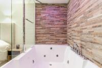 Love Room avec Jacuzzi, Le Saccard - B&B Villeneuve-le-Roi