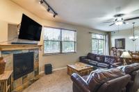 6 Mi to Winter Park Cozy Mtn Condo with Hot Tub - B&B