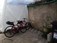 L'Appart' Abri vélos - Bikes shelter - B&B