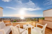 Two-Bedroom Townhouse with Sea View