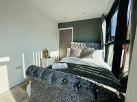 Standard Double Room with Shared Bathroom