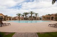Gated townhouse with 2 suites, heated pool, hot tub - Bed and Breakfast Mesa
