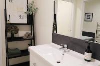 Black Pearl-4 bedroom brand new designer house - B&B Prebbleton