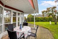 Charming Family-Friendly Holiday Home Close To Grenaa Beach And The Kattegat Centre - Chambres d'hôtes Grenå