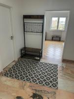 Vaste appartement avec parking gratuit, borne dispo et espace de travail - B&B
