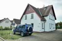 Ferienwohnungen Meerfarbig Zingst - HAUSTIERFREI -Terrasse mit Strandkorb oder Balkon - Glasfaser - Parkplatz - Fahrradschuppen - Waschtrockner - E-Ladesäule- ruhig und zentral - Nichtraucher - Ferienwohnung Zingst