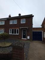 MODERN 3 BEDROOM PROPERTY WITH FREE DRIVEWAY PARKING by SHIRE STAYS - B&B