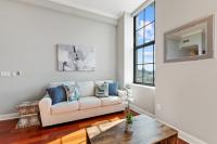 Sleek 1br W Rooftop Amenities - B&B
