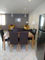 Maison de Bergers, Cyclist & Ski Friendly Town House, WIFI, Secure Bike Store - Chambres d’hôtes Le Bourg-d'Oisans