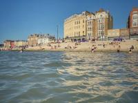 Fantastic 3 Bed Beachfront Flat with Seaview - B&B