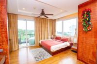 Two-Bedroom Apartment with Balcony and Sea View