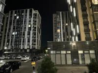 Spacious design Raimbek4 Residence, next to metro & drinking water as a gift - Ferienwohnung Almaty