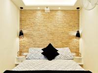 One-Bedroom Apartment with Sea View and Balcony