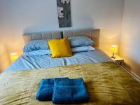 2 Bed Flat - Sleeps 8 - Pets - Garden - Parking - B&B Nottingham