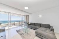 Horizon Bay 202 Beachfront APT, Bloubergstrand - B&B Cape Town