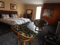 Economy Family Room