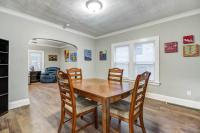 The Gallery House - Art curated by local artist! - Bed and Breakfast Cleveland Heights