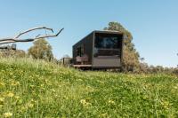 Dylan the tiny cabin in Chittering - B&B