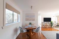 Beachside Clovelly Living w Parking 50m to Beach - Chambres d'hôtes Sydney