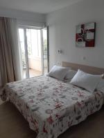 One-Bedroom Apartment with Sea View