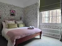 Cosy Weavers Cottage - Heart of Frome - Bed and Breakfast