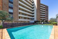 Bright 1-Bed with Balcony & Swimming Pool - Ferienwohnung Sydney
