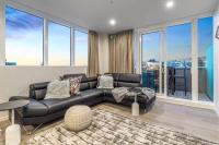 Modern 2BR Penthouse for Families by Zodiak Stays - B&B Auckland