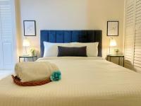 Jetsetter's Retreat Chic Studio Minutes from SJU - B&B