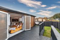 York Family Luxury Cabin with hot tub - B&B