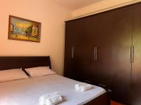 Haxhialiu Villa - B&B