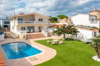 Villa Impresionante al Canal con Piscina - B&B