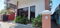 Griya Kinari Syari'ah - Bed and Breakfast Kediri
